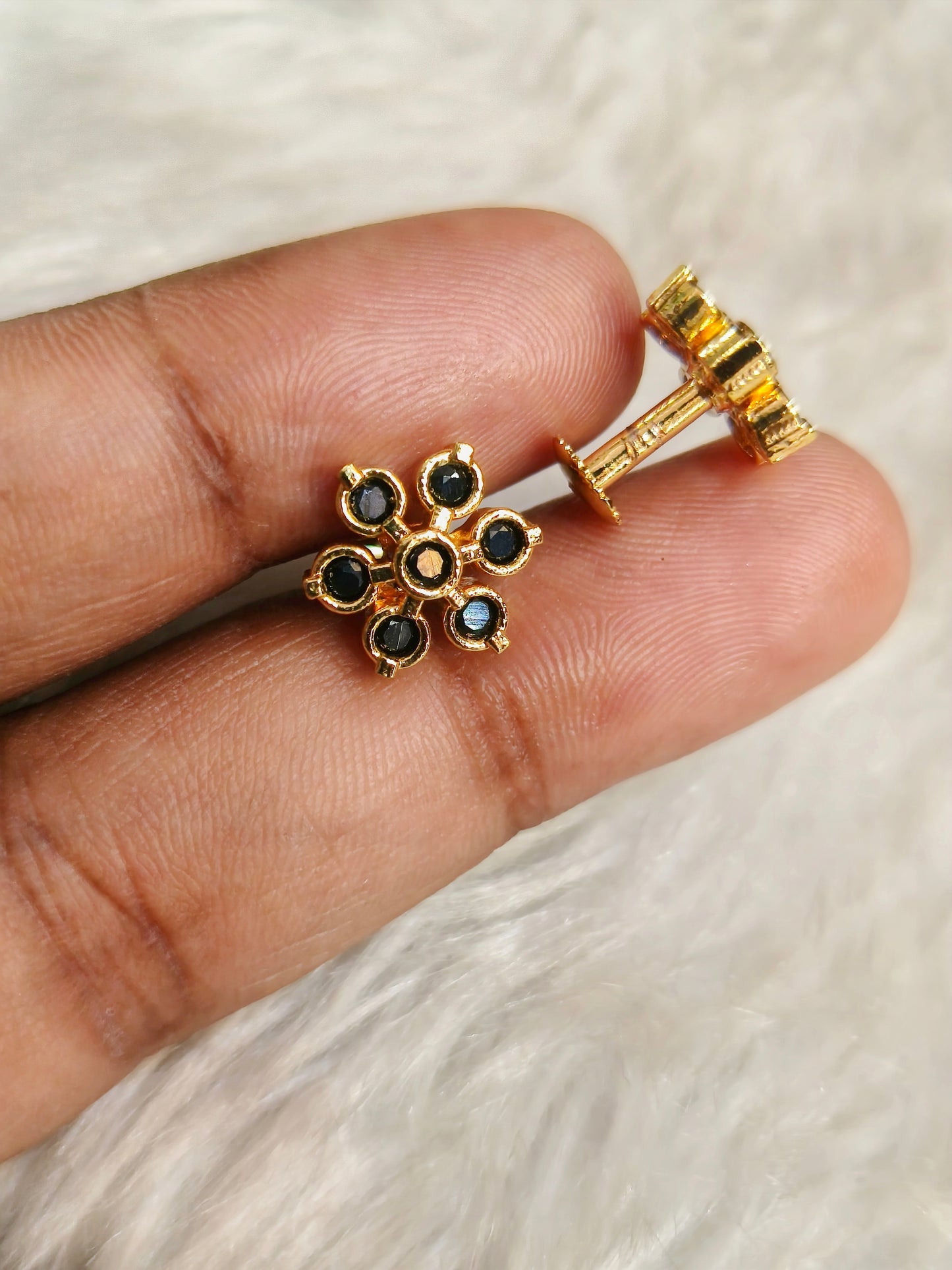 Black stone gold plated stud