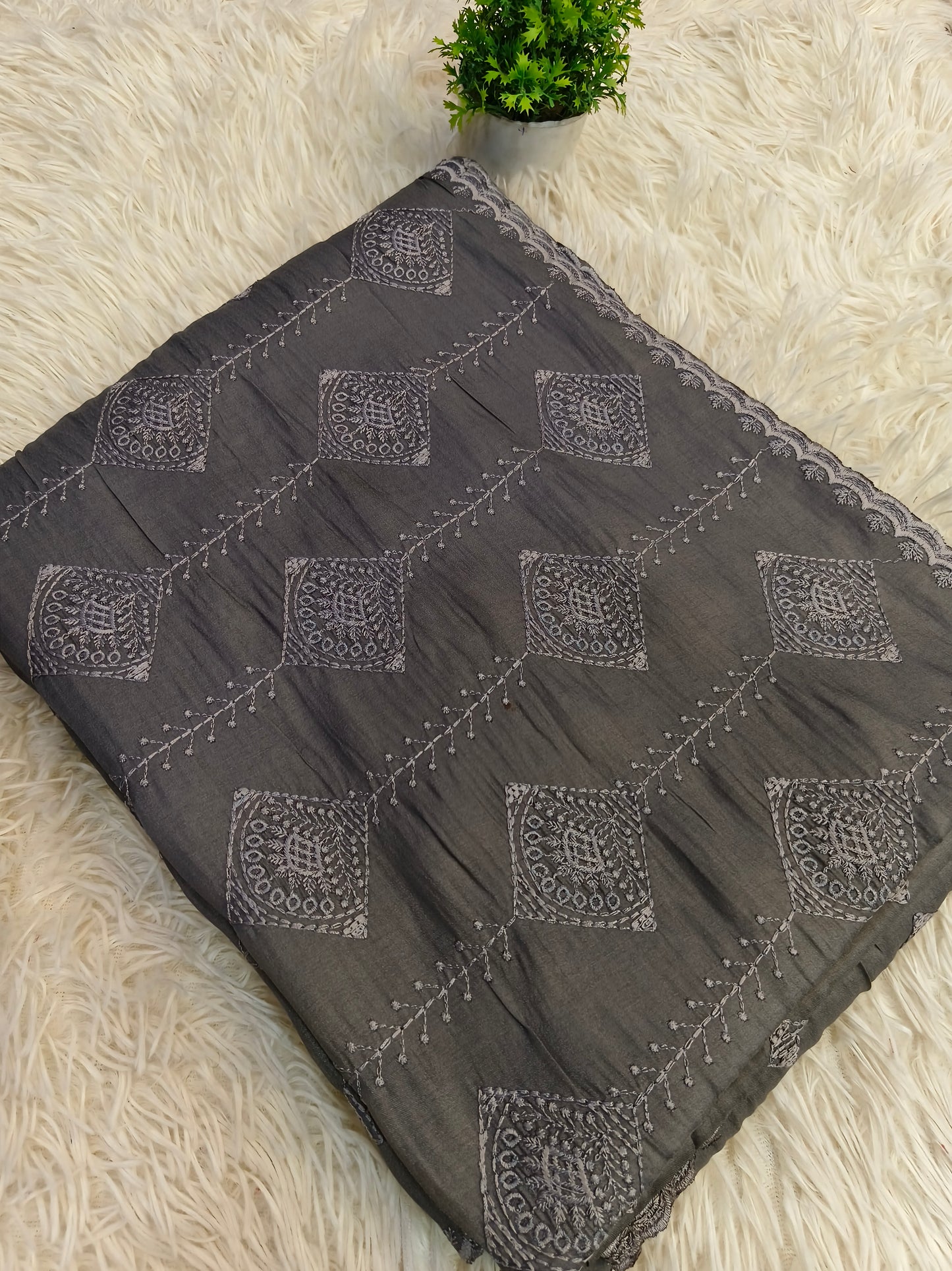 Grey Elegant Matka silk saree