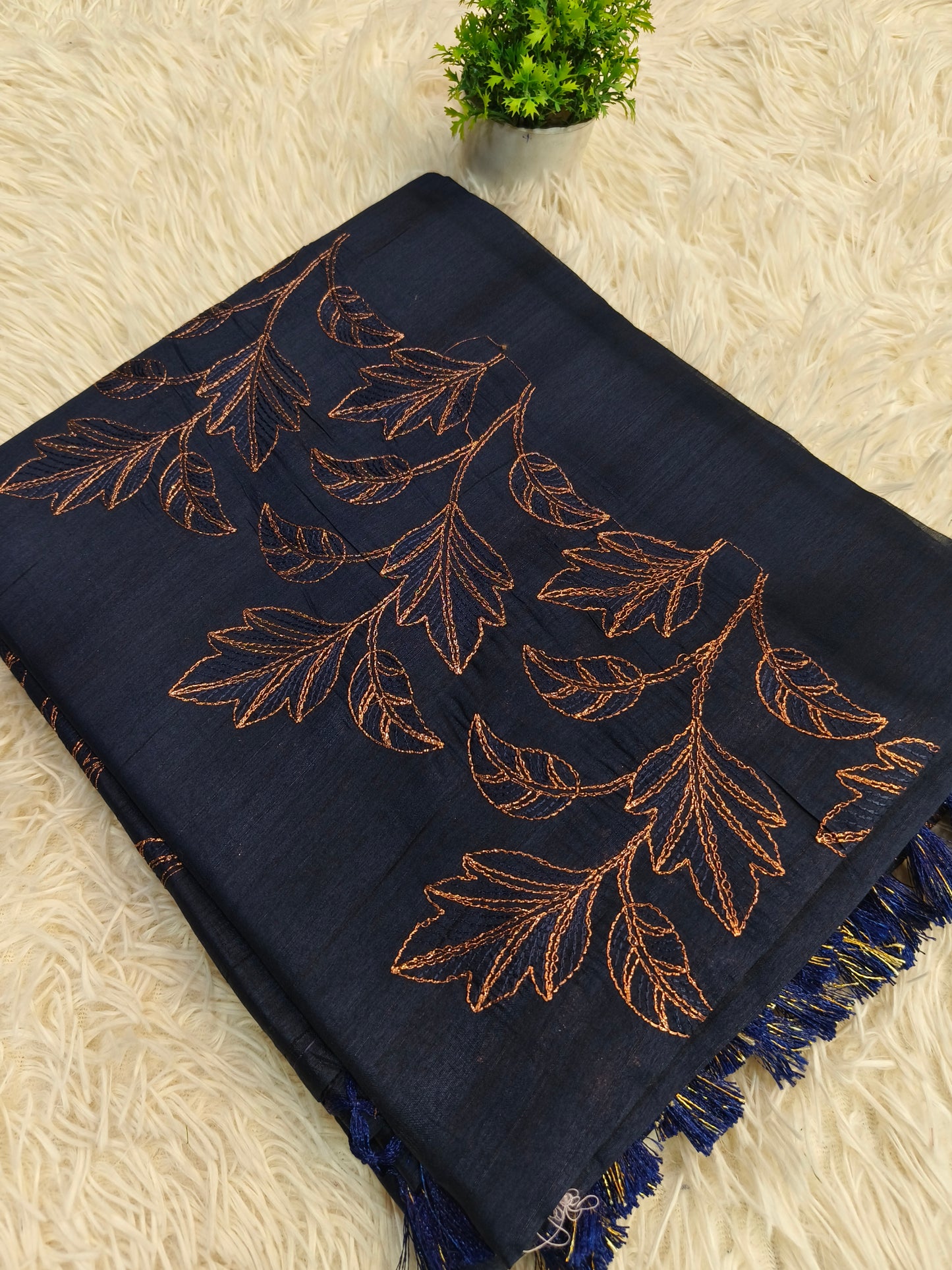 Navy blue Elegant Matka silk saree