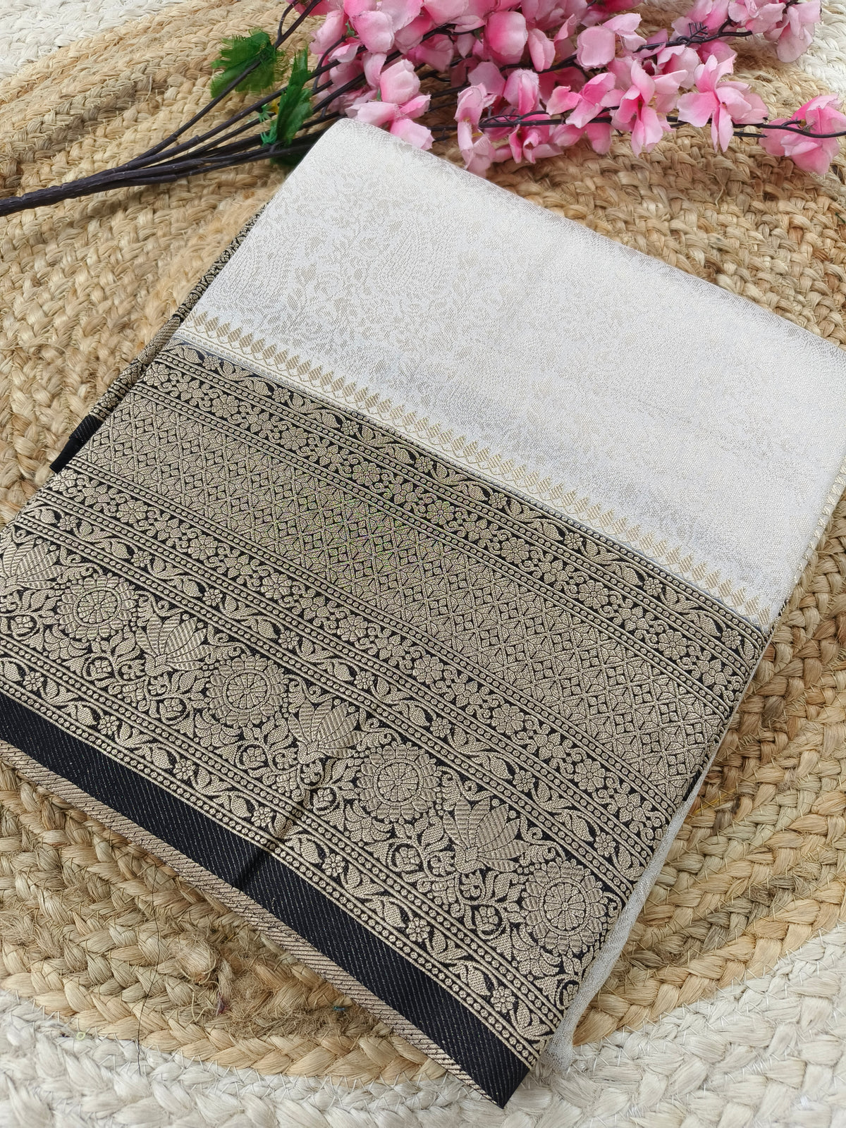 Wight with black Brocket silk saree