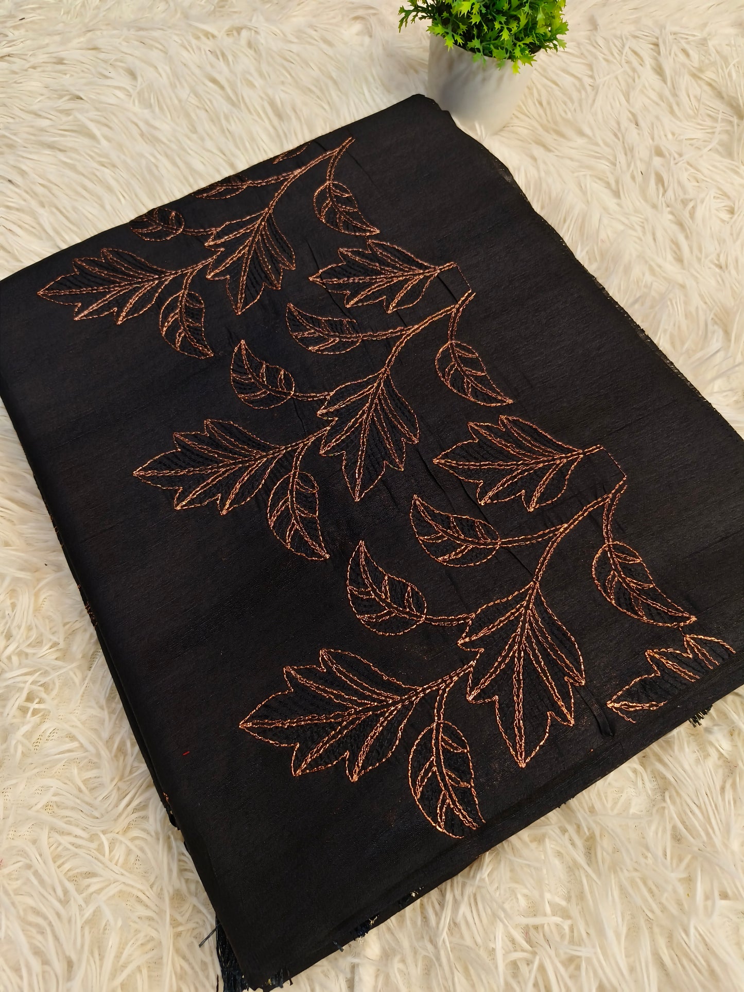 Black Elegant Matka silk saree