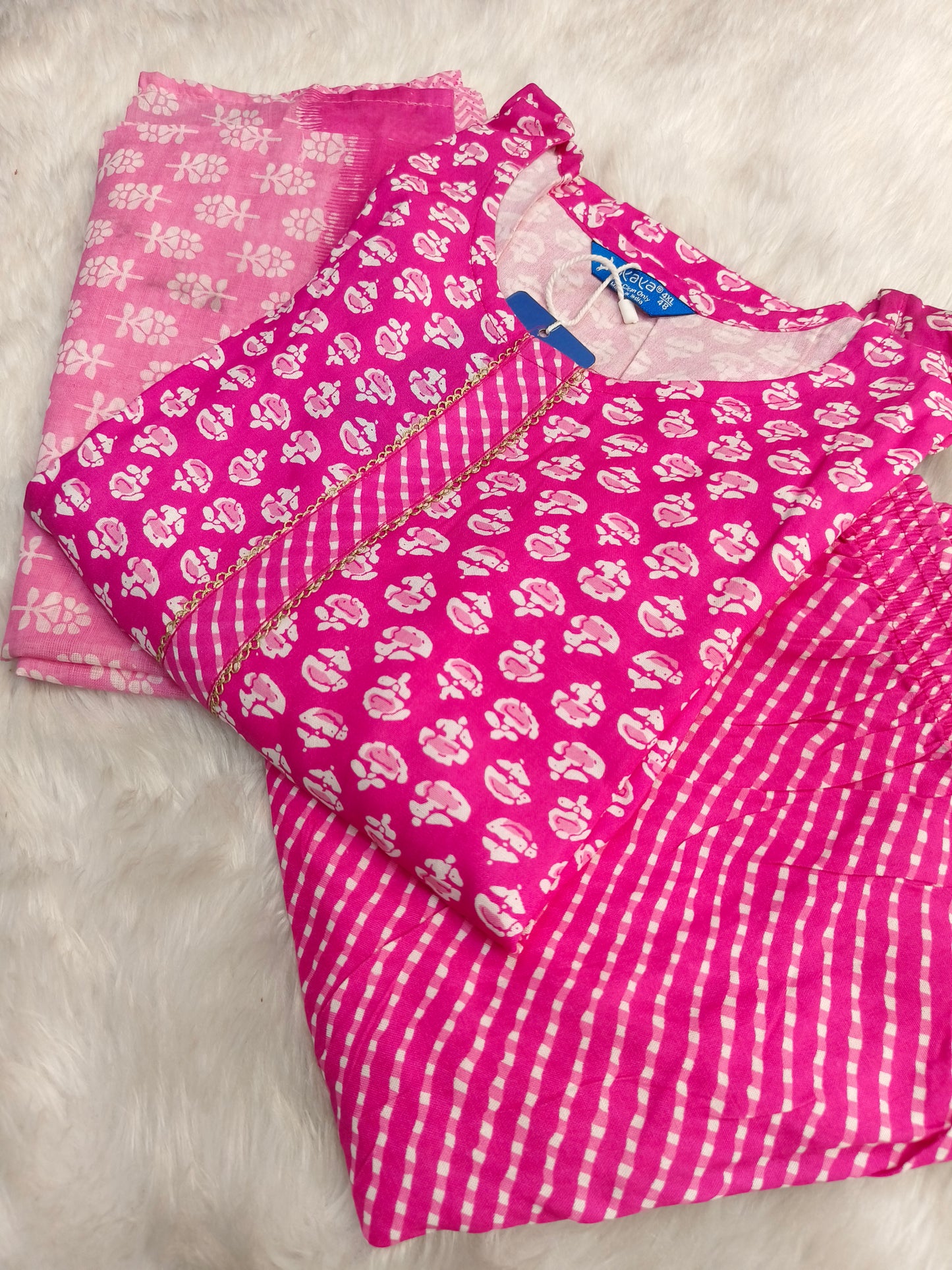 Pink cotton suits