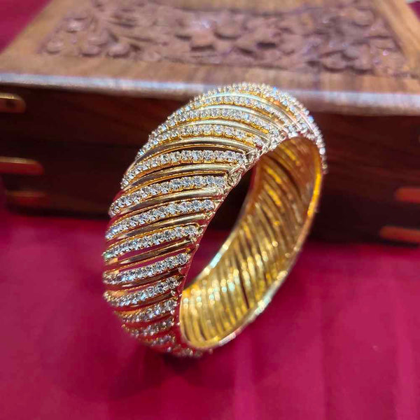 GOLD PLATED WITHE STONE SINGLE BANGLE