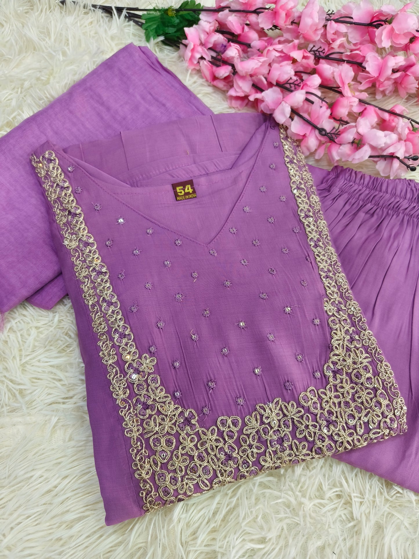 Levender designer Aline suit