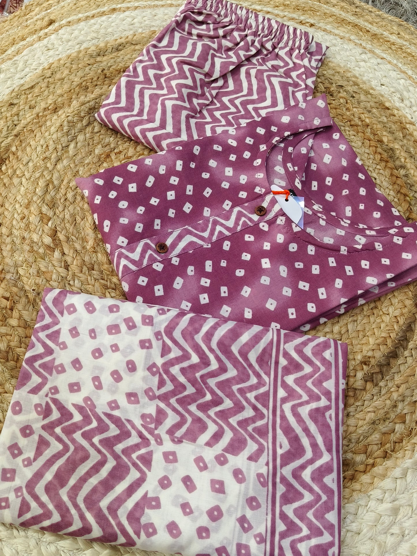 Wine cotton sets with duppata