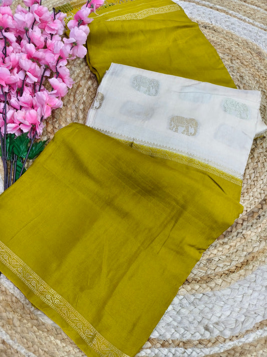 Mehandi green with white 2D Munga  crepe silk saree