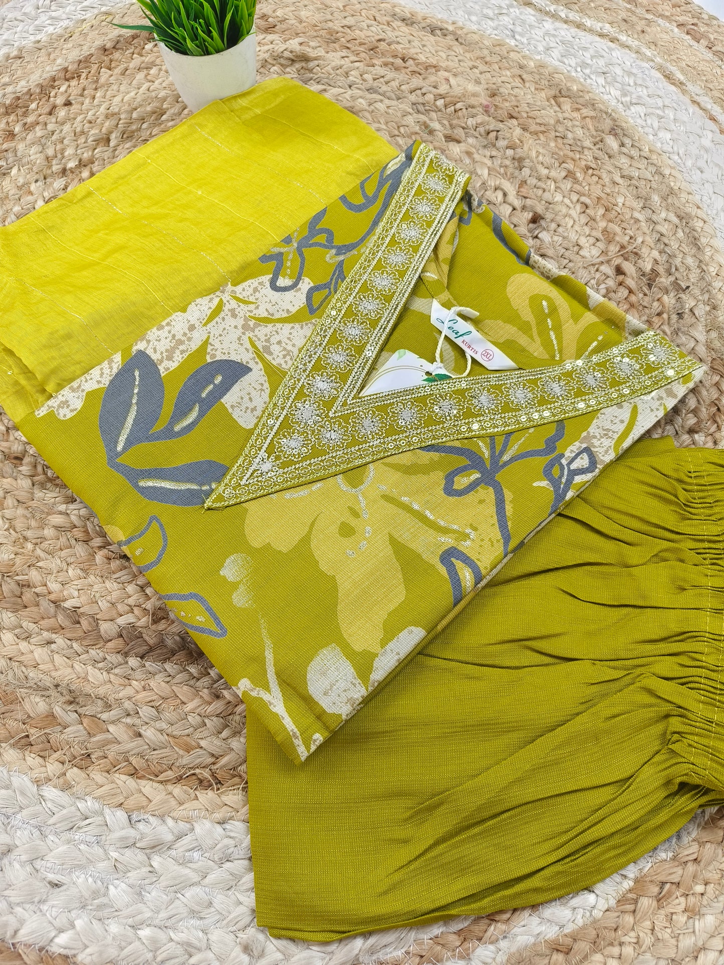Parrot green Elegant designer suit