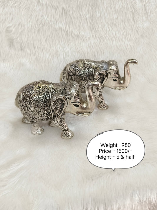 Antique elephant pair - 5.5 inches