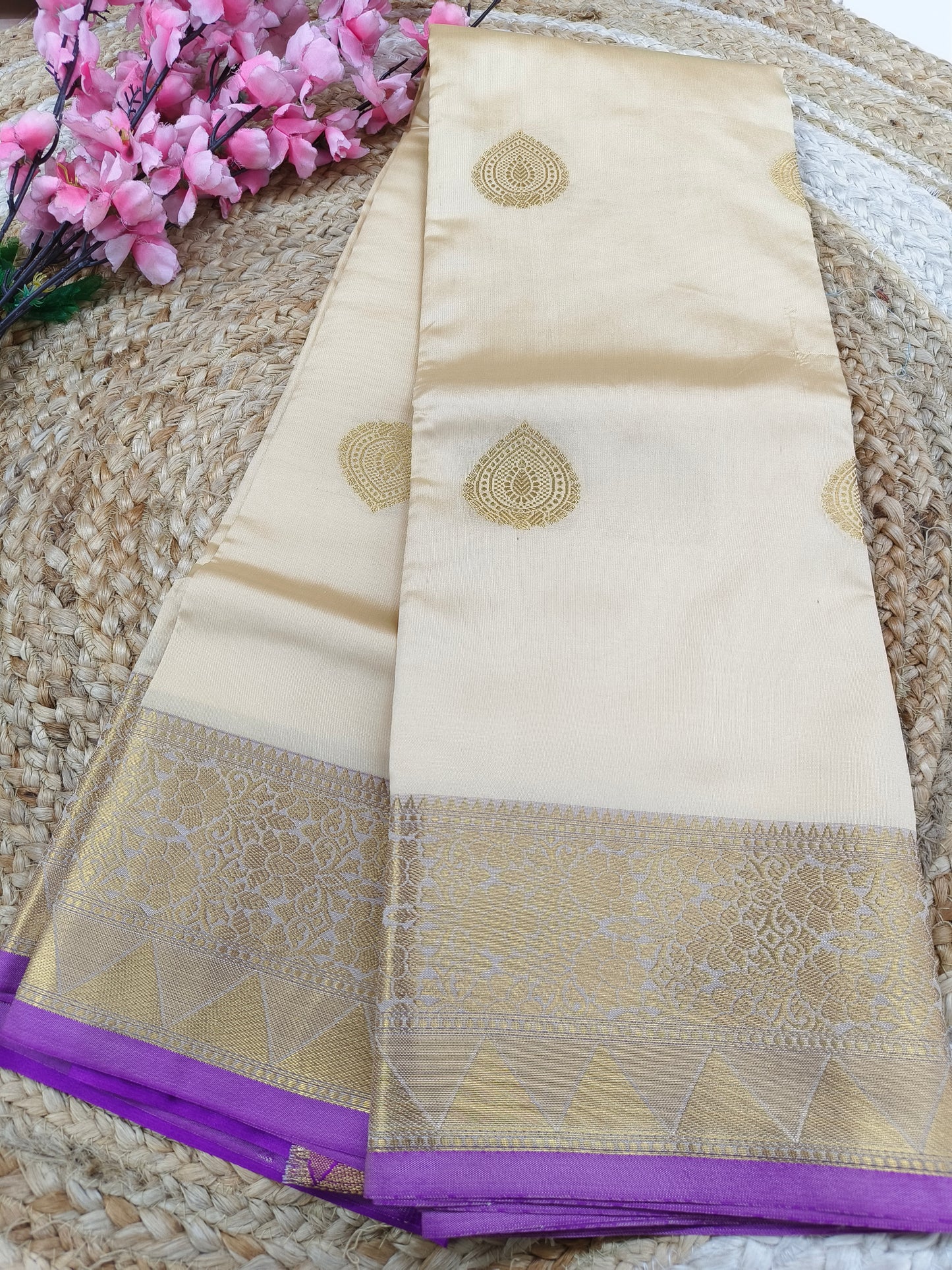 Cream Semi kanchi silk saree