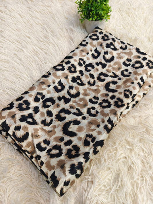 Leopard design Elegant Retro saree