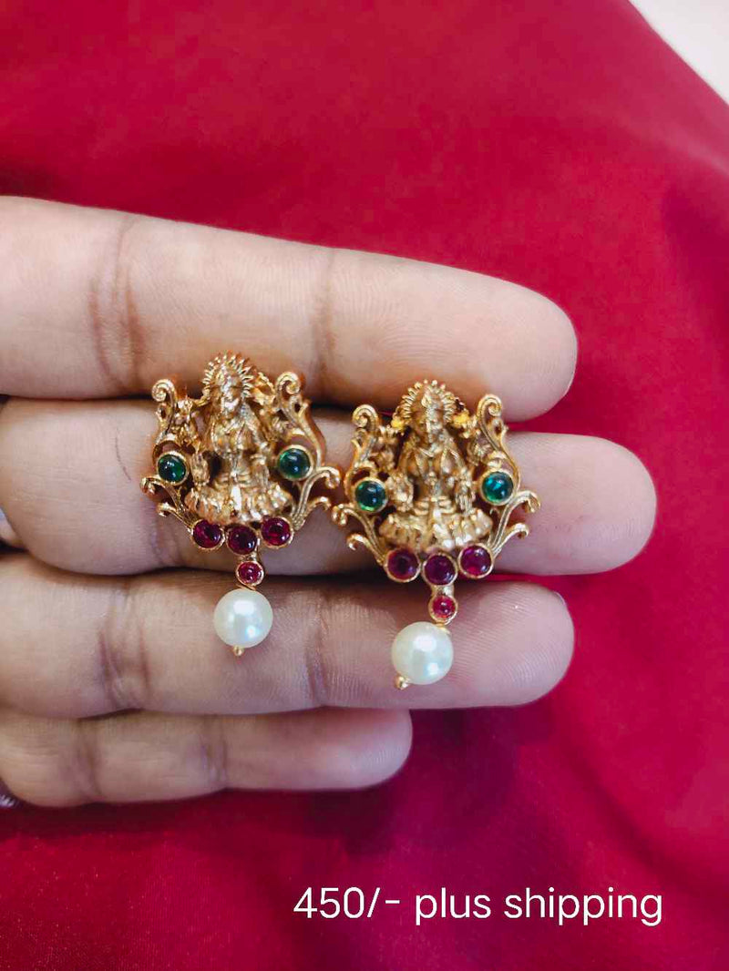 Lakshmi stud with pearls