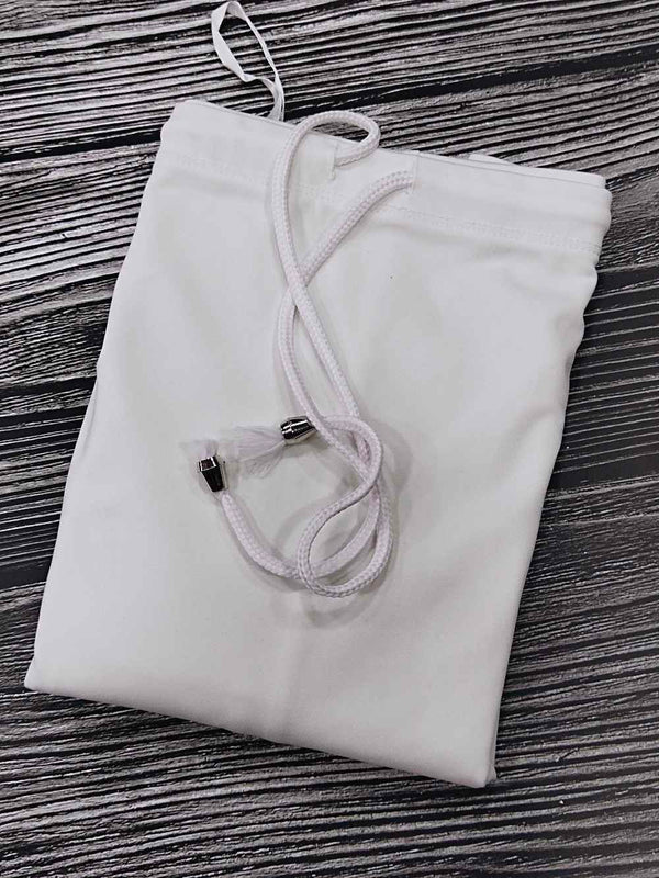 White Sraee sharpewear